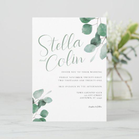 Moderne Elegant Eucalyptus Sage Green Wedding Invi Kaart (Staand voorkant)