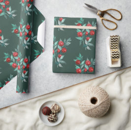 Moderne Elegant Red Berries op donkerkergroene ker Cadeaupapier