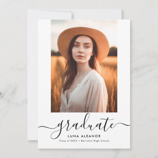 Moderne Elegant Script 2023 Afstuderen Foto Aankondiging (Voorkant)
