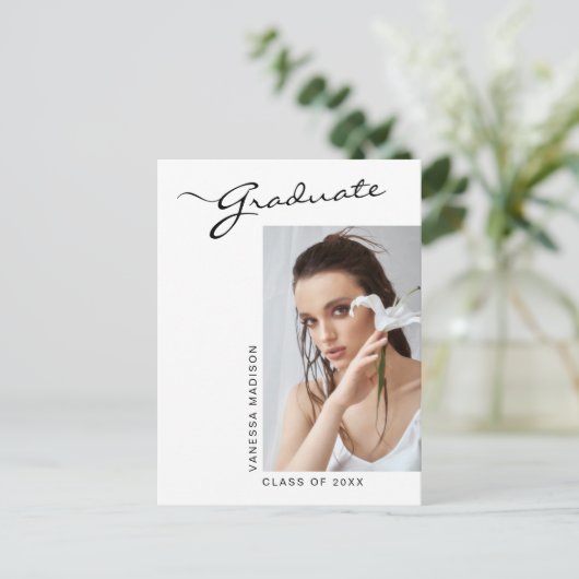 Moderne Elegant Script-foto | Aankondiging Afstude Briefkaart (Staand voorkant)