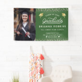 Moderne Elegant Script Gold Afstuderen Foto groen Spandoek (Insitu)