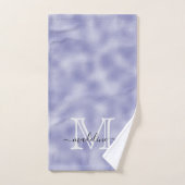 Moderne Elegant Script Monogram Paarse Folie Bad Handdoek (Handdoek)