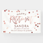 Moderne Elegant Script Roos Gold Happy Retirement Spandoek (Horizontaal)