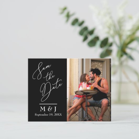 Moderne Elegant Script Wedding Photo Save the Date Aankondigingskaart (Staand voorkant)