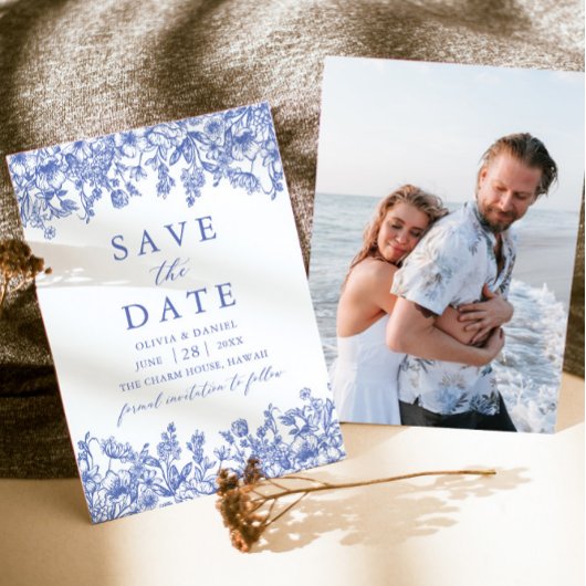 Moderne Elegante Blauwe Bloemenfoto Save the Date Kaart