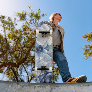 Moderne Elegante Blauwe Witte Botanische Bloem Persoonlijk Skateboard