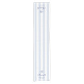 Moderne Elegante Blauwe Witte Strepen Script Bruil Korte Tafelloper (Voorkant)