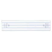 Moderne Elegante Blauwe Witte Strepen Script Bruil Korte Tafelloper (Horizontaal)