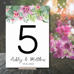 Moderne Elegante Bloemen Tropische Bruiloft Kaart<br><div class="desc">Modern Beach Elegante Palm Bloemen Tropische Bruiloft Tafelnummer. Met roze en groene botanische accenten gecontrasteerd door zwart-witte letters. Een tropisch ontwerp dat de rustige schoonheid van de natuur omarmt, gemengd met een speelse kant die je zeker helpt plezier te hebben. Een mix van kalmerende groene tropische bladeren, waaronder bananenbladeren, palmbomen,...</div>