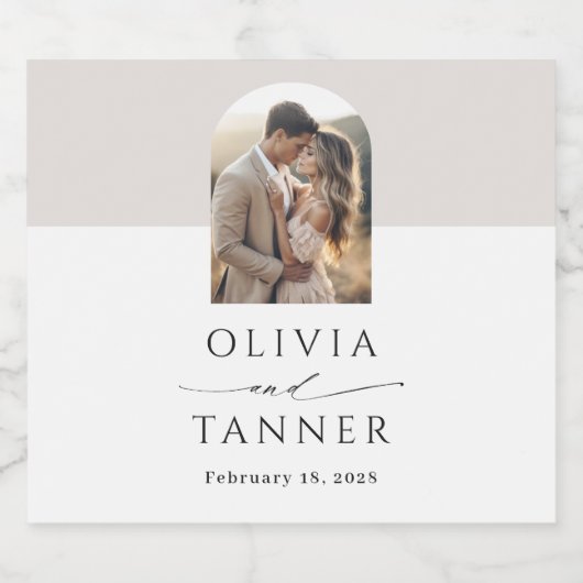 Moderne Elegante Boog Foto Neutraal Beige Huwelijk Sparkling Wijnetiket (Enkel label)