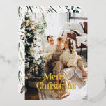 Moderne elegante botanische typografische foto-chi folie feestdagenkaart<br><div class="desc">Moderne echte folie met volledige aftapklep,  elegante rustige waterverf,  gedroogde botanische florale gedempte kleuren met kerstkaart. Sage groen,  jager groen,  zwart,  wit en bruin modern op trendkleur.</div>