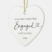 Moderne elegante eerste kerstmis verloofd keramisch ornament (Links)