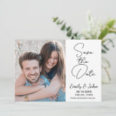 Moderne elegante foto handgeschreven bruiloft save the date (Staand voorkant)