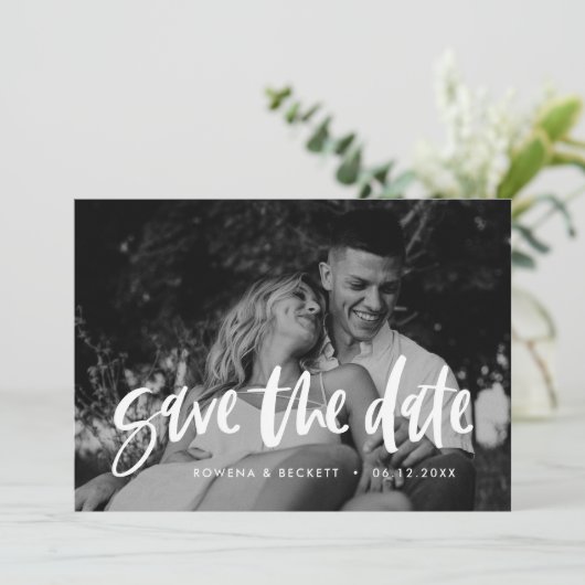 Moderne elegante foto Save the Date Aankondiging (Staand voorkant)