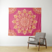 Moderne Elegante Gele Framboos Roze Boho Mandala Wandkleed (In Situ (horizontaal))