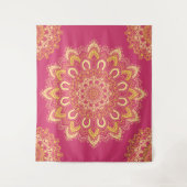 Moderne Elegante Gele Framboos Roze Boho Mandala Wandkleed (Voorkant)