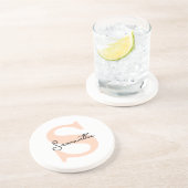 Moderne Elegante Gepersonaliseerde Roze Monogram I Zandsteen Onderzetter (Zijkant)