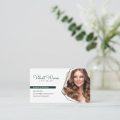 Moderne Elegante Groene Haar Stylist Make-up QR Co Visitekaartje (Staand voorkant)