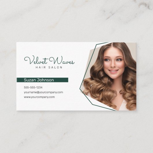 Moderne Elegante Groene Haar Stylist Make-up QR Co Visitekaartje (Voorkant)