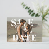 Moderne Elegante Horizontale Script Trouwfoto Save The Date (Staand voorkant)