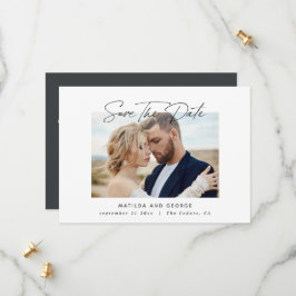 Moderne elegante huwelijksuitnodiging in script save the date