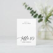 Moderne Elegante Kalligrafie Script Bruiloft Gast Plaatskaartje (Staand voorkant)