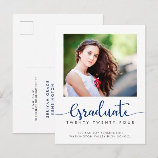 Moderne elegante minimalistische Afstuderen script Aankondigingskaart (Voorkant / Achterkant)