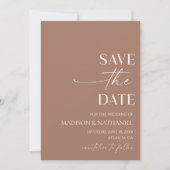 Moderne elegante minimalistische Mocha Mousse brui Save The Date (Voorkant)
