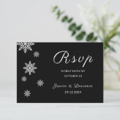 Moderne elegante minimalistische zwarte winter bru RSVP kaartje (Staand voorkant)
