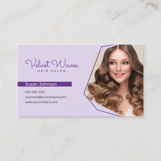 Moderne Elegante Paarse Haar Stylist Make-up QR Co Visitekaartje (Voorkant)