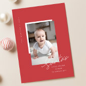 Moderne elegante rode baby's eerste kerstfoto feestdagenkaart