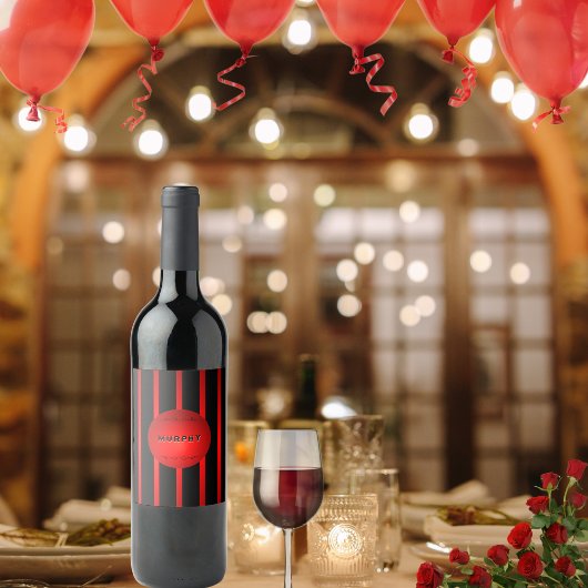 Moderne Elegante Rode Zwarte Strepen Naam of Monog Wijn Etiket