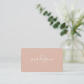 Moderne Elegante Ronde Blush Roze Script QR-code Visitekaartje (Staand voorkant)