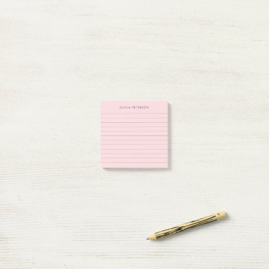 Moderne elegante roze gevoerd sticky post-it® notes (Op bureau)