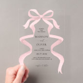 Moderne Elegante Roze Roze Strik Monogram Bruiloft Acryl Uitnodigingen (Insitu (Draagbaar))