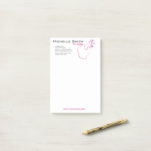 Moderne elegante roze witte kapster schoonheid mei post-it® notes (Op bureau)