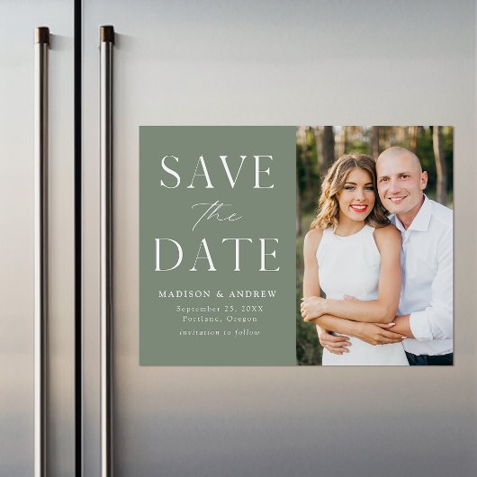 Moderne Elegante Sage Groene Foto Save the Date Magnetische Uitnodiging
