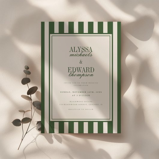 Moderne Elegante Script Gestreepte Groene Huwelijk Kaart