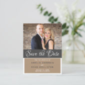 Moderne Elegante Script Huwelijksfoto Save the Dat Aankondigingskaart (Staand voorkant)