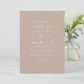 Moderne Elegante Script Licht Taupe Bruiloft Kaart (Staand voorkant)