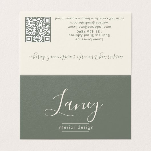 Moderne Elegante Script Sage QR Code Professioneel Kaart (Buitenkant ongevouwen)