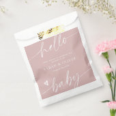 Moderne Elegante Script Stof Roze Baby Shower Bedankzakje (Gezegeld)