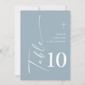 Moderne elegante script stoffige blauwe tafel numm kaart (Voorkant)