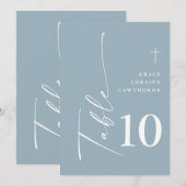 Moderne elegante script stoffige blauwe tafel numm kaart (Voorkant / Achterkant)