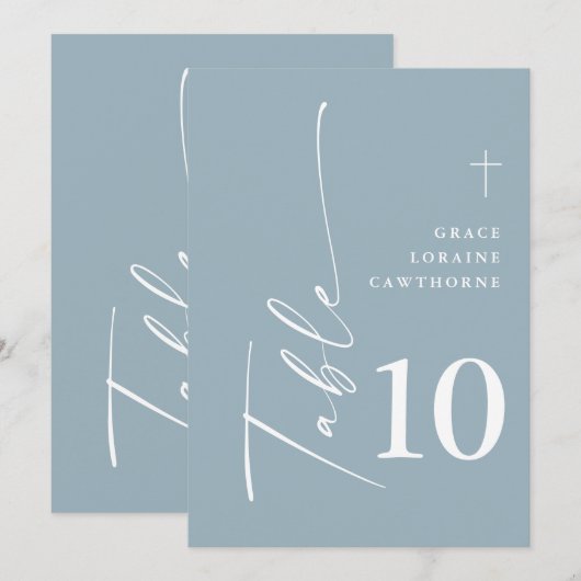 Moderne elegante script stoffige blauwe tafel numm kaart (Voorkant / Achterkant)