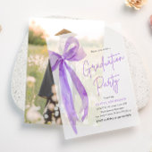 Moderne elegante trendy Paarse boog Afstuderen Vellum Uitnodigingen