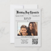 Moderne Elegante Typografie QR-code Grijs Krant RSVP Kaartje (Voorkant)