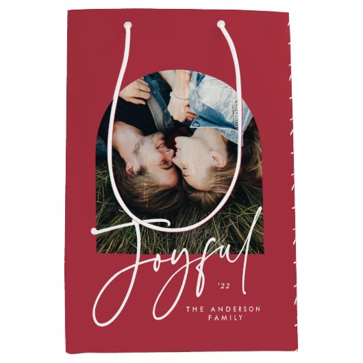 Moderne elegante typografie rood vrolijk kerstfees medium cadeauzakje (Voorkant)