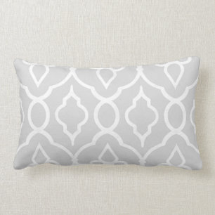 Moderne, elegante versieringen in lichtgrijs en wi kussen