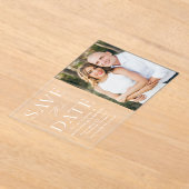 Moderne elegante witte foto Bewaar de datum Acryl Uitnodigingen (Laagn)